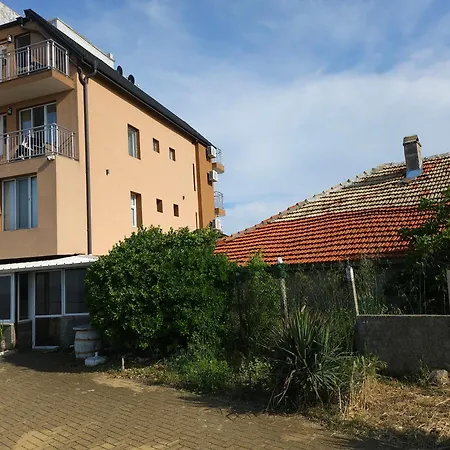 Di Mare 3* أتوبول